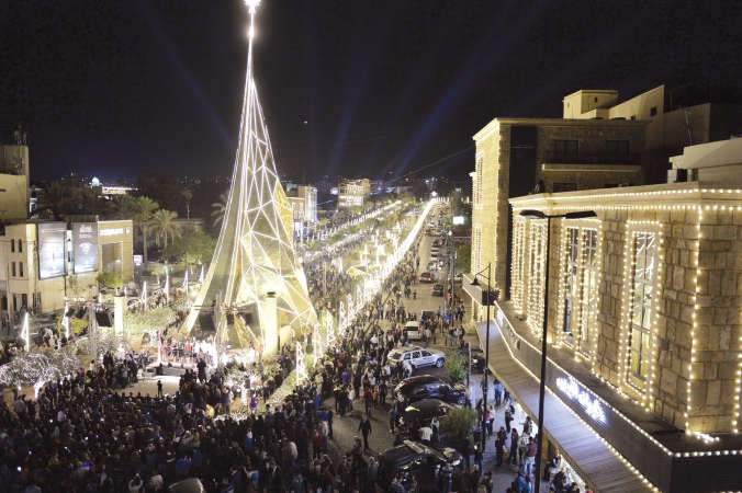 اجواء الاحتفال في عيد الميلاد في منطقة جبيلمحمود الطويل