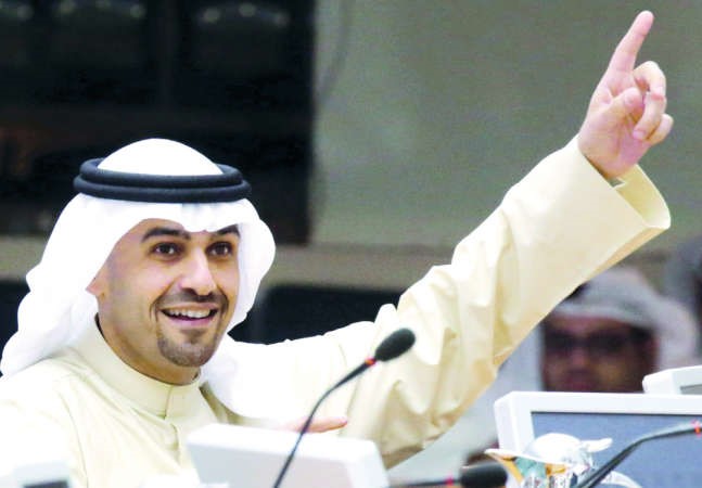الوزير انس الصالحقدرة على مواجهة الملفات الصعبة في وزارات متعددة ثم بالبرلمان وامامه الان استحقاق شعبي بتمرير رفع البنزين والضرائب وترشيد الدعم فهل ينجز المهمة الصعبة كما اجتاز تحديات عدة