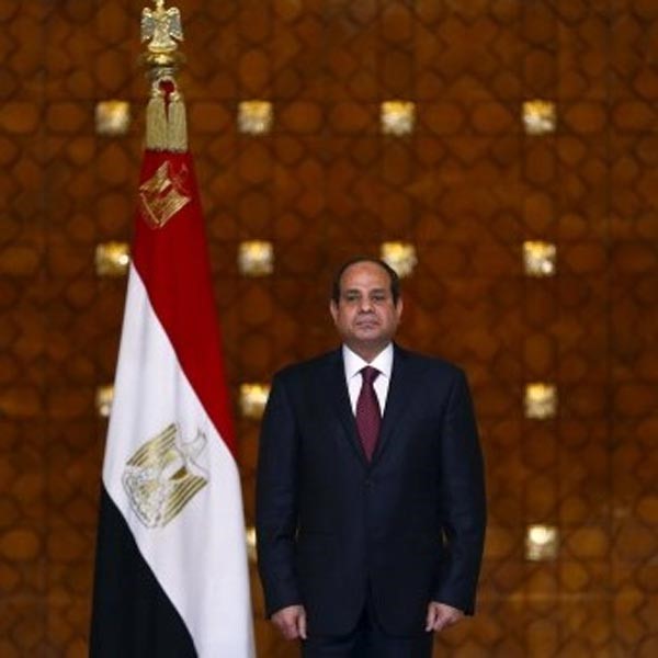 11 محافظاً و5 نواب وزراء يؤدون اليمين أمام السيسي