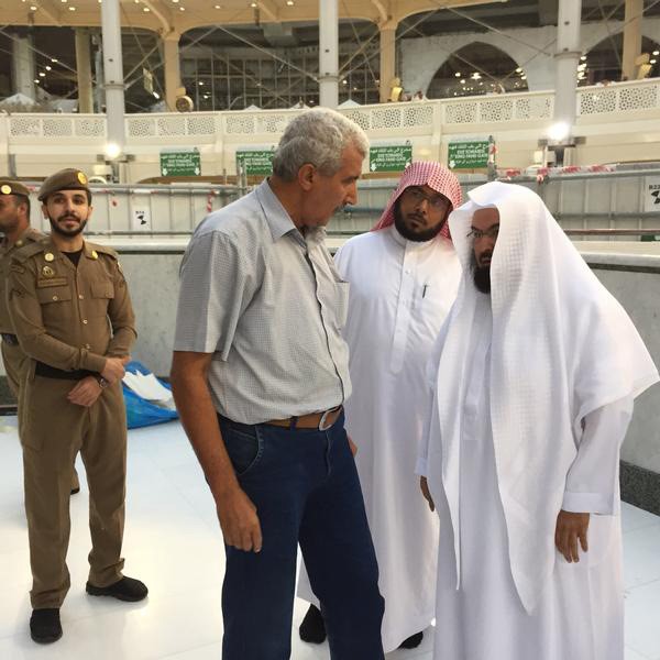 بالصور.. رئاسة الحرمين تنهي تغيير رخام شاذروان الكعبة وحِجر سيدنا إسماعيل