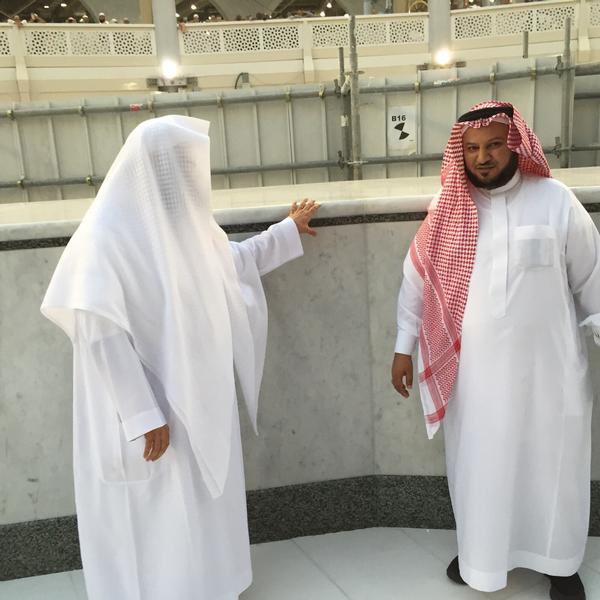 بالصور.. رئاسة الحرمين تنهي تغيير رخام شاذروان الكعبة وحِجر سيدنا إسماعيل