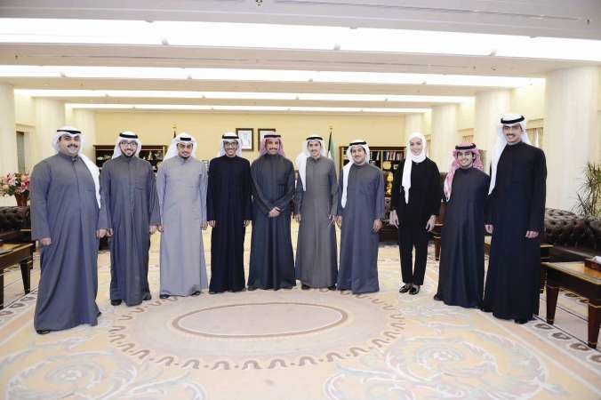 رئيس مجلس الامة مرزوق الغانم مع رئيس واعضاء اتحاد طلبة الكويت فرع اميركا﻿