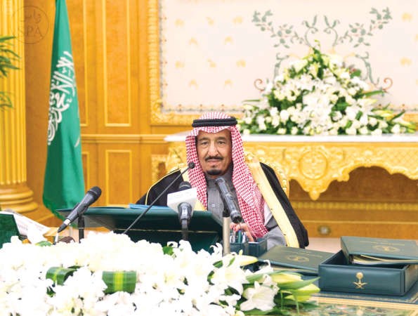 خادم الحرمين الشريفين الملك سلمان بن عبد العزيز مترئسا اجتماع مجلس الوزراء امس لاقرار الميزانية 	واس﻿