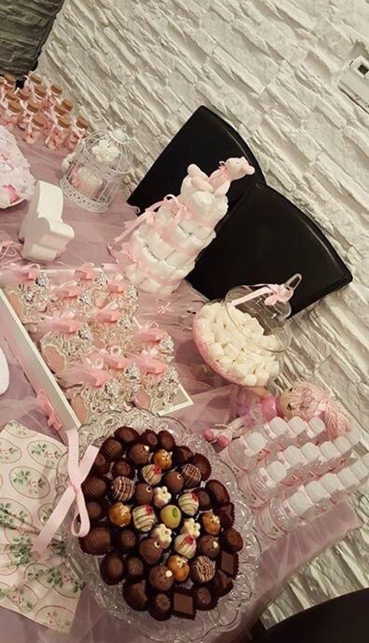 بالصور.. ابنة هيفاء وهبي تنجب طفلتها الثانية في الكويت.. وهيفا "تيتا" لثاني مرة