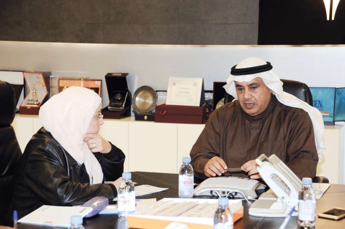 دمطر المطيري متحدثا للزميلة بشرى شعبان﻿
