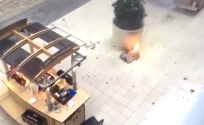 بالفيديو.. لحظة انفجار دراجة "هوفر بورد" في مركز تجاري