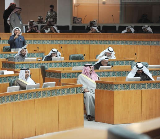 92 قانوناً و980 سؤالاً و286 اقتراحاً بقانون و5 استجوابات خلال 41 جلسة.. حصيلة عمل مجلس الأمة عام 2015