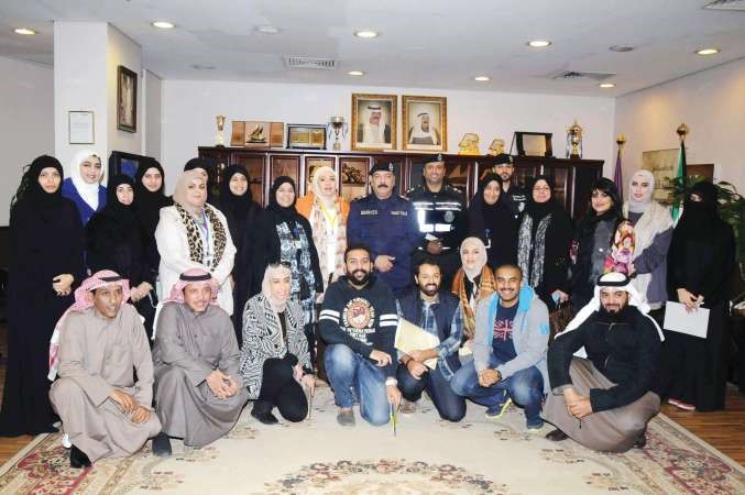 اللواء عبدالفتاح العلي متوسطا الحضور 