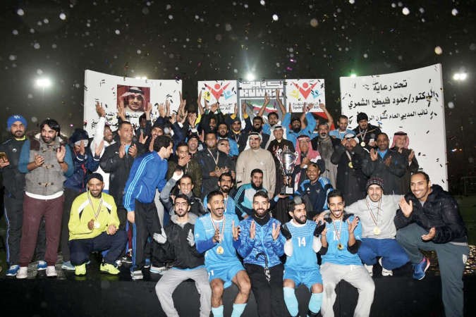 حسام الصالح مع الفريق الفائز ﻿