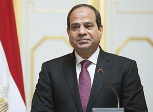 السيسي يعيّن 14 رجلاً و14 امرأة في البرلمان.. ويدعوه للانعقاد 10 يناير