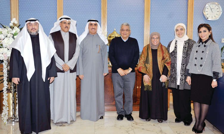 مدير الجامعة استقبل عددا من اعضاء هيئة التدريس الفائزين بجوائز وشهادات تقدير مؤسسة الكويت للتقدم العلمي