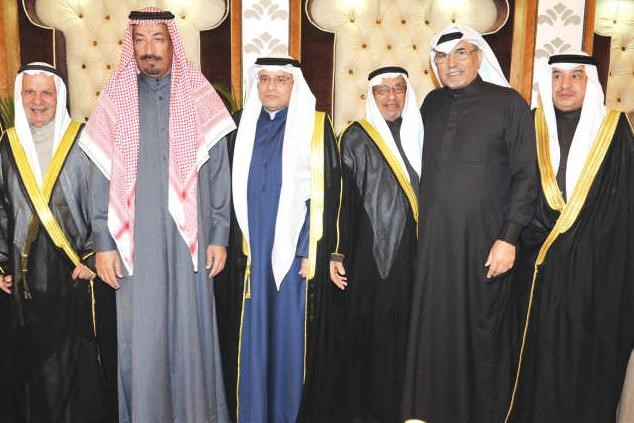 رجا الحجيلان وحسين مزيد وفهيد الحراس وفهد الحراس يباركون قاسم باشا
