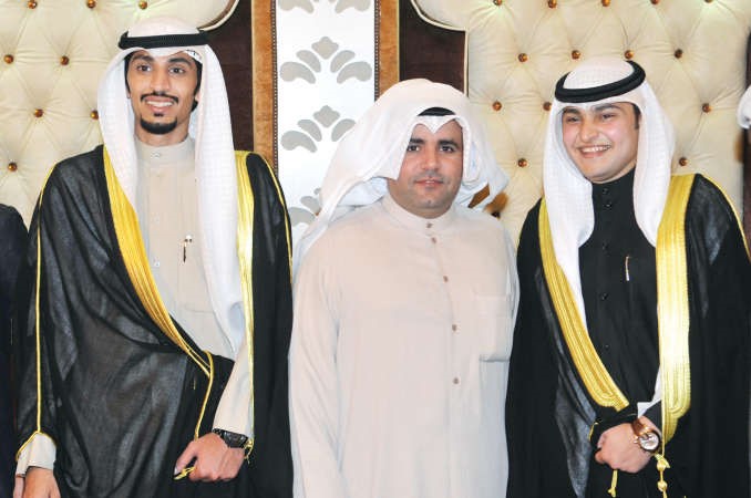 نواف المصطور متوسطا المعرسين صالح وخالد الديحاني