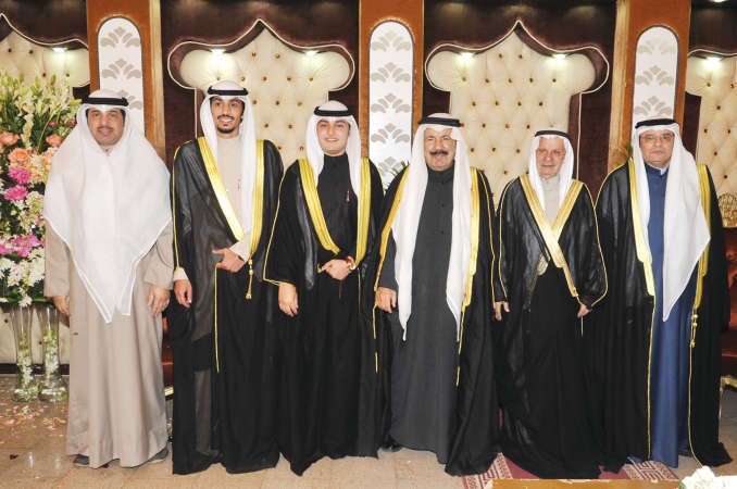 فهد الحراس وغازي السمار وفلاح الحراس يباركون
