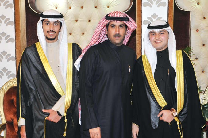 فراج العربيد يهنئ المعرسين