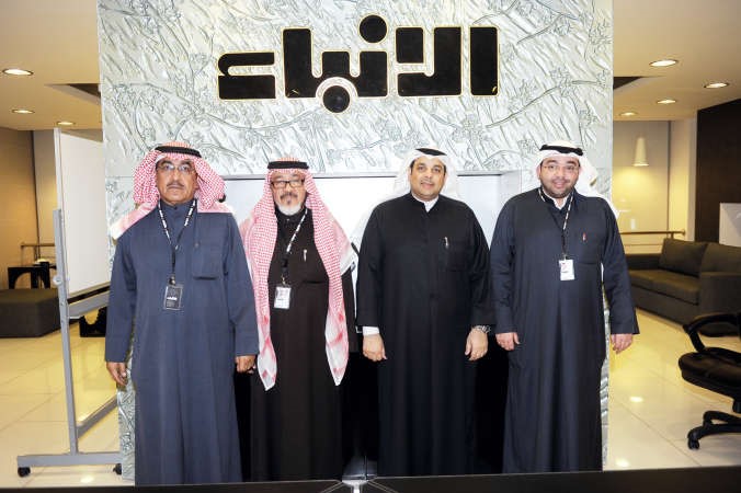رئيس التحرير الزميل يوسف خالد المرزوق ونائب رئيس التحرير الزميل عدنان الراشد ومستشار الادارة العامة الزميل يوسف عبدالرحمن مع الوزير يعقوب الصانع	 هاني الشمري﻿