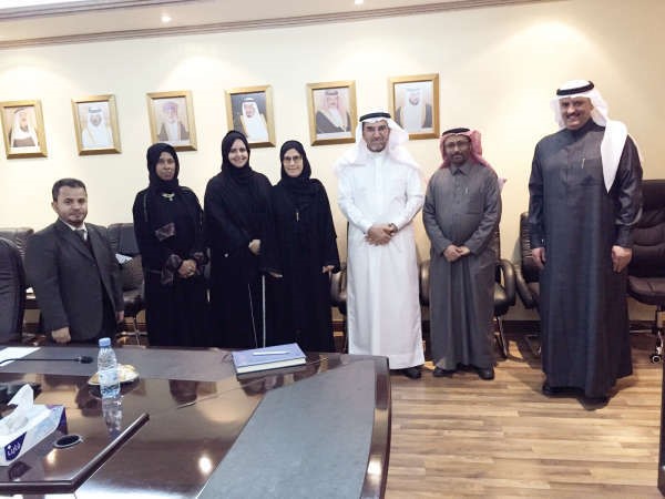 اعضاء الهيئة العامة للغذاء والتغذية خلال الزيارة﻿