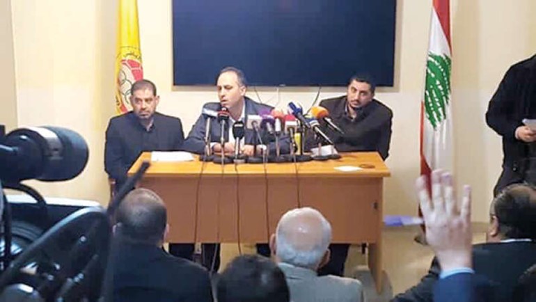 رئيس نادي العهد تميم سليمان وبجانبه امين السر محمد عاصي في المؤتمر ﻿