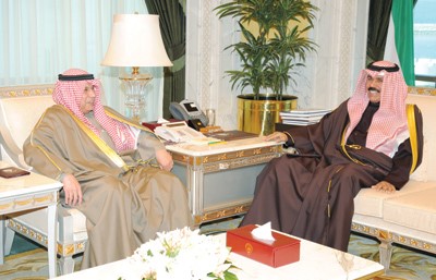 سمو نائب الامير وولي العهد الشيخ نواف الاحمد مستقبلا الشيخ خالد الجراح