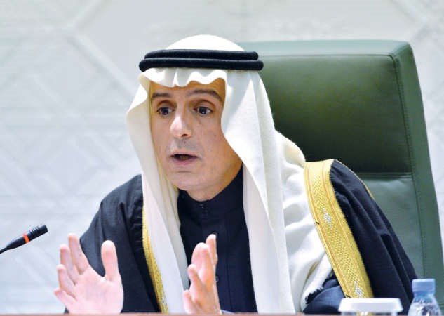 وزير الخارجية السعودي عادل الجبير متحدثا في مؤتمر صحافي في الرياضواس 