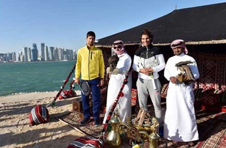 صورة: شواطئ قطر تجمع رافاييل نادال وديوكوفيتش في مباراة استعراضية