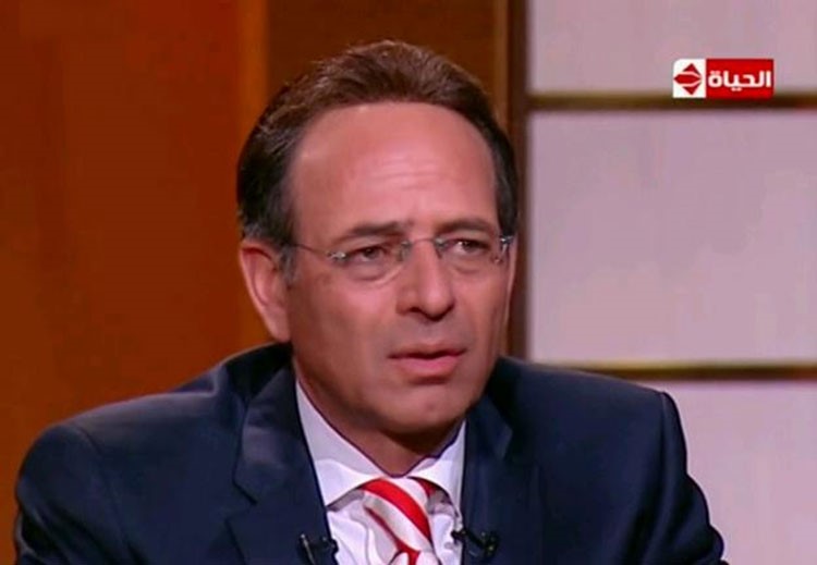 بالفيديو.. لماذا بكى ممدوح عبد العليم في آخر حواراته؟.. وهذه آخر تغريداته 