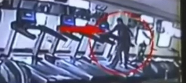 بالفيديو.. لحظة وفاة ممدوح عبد العليم "تنكشف" وهذه حقيقة الفيديو