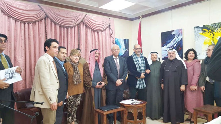 السفير المصري ياسر عاطف متوسطا الحضور﻿