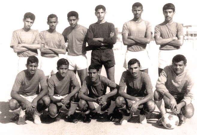 فريق كرة القدم في ثانوية الدعية عام 1968
