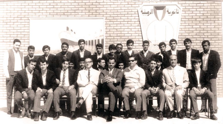 الفصل الثالث ادبي بثانوية الرميثية عام 1970