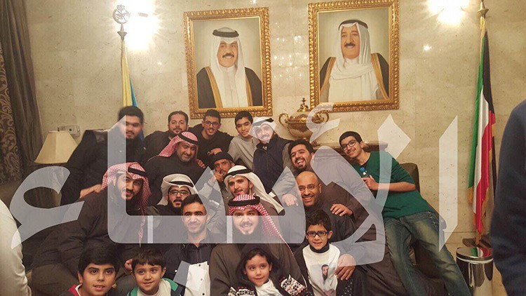 الكندري بين اهله واحبائه بعد غياب دام 13 عاما