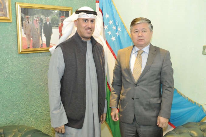 السفير الاوزبكي مع الزميل محمد الخالدي	احمد علي﻿