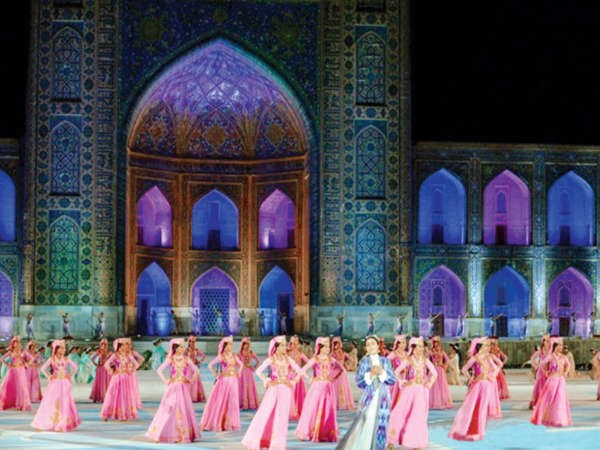 من الفنون الشعبية في اوزبكستان﻿