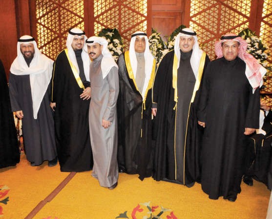 خالد الشملان وعبداللطيف العميري وعبدالله الشملان يباركون
