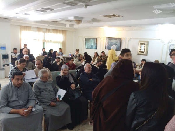 حضور كبير في القنصلية 