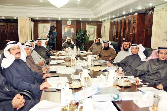 م فريد عمادي وقيادات الاوقاف خلال ورشة العمل ﻿