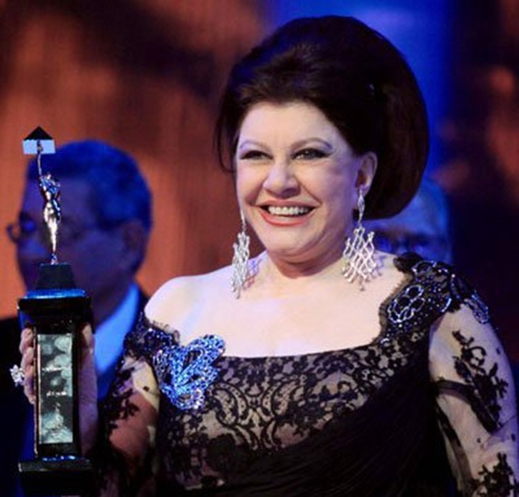 شويكار: "الفنانين الذين تسببوا بإسعاد الناس هيدخلوا الجنة حدف"