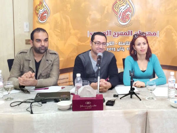 انتصار العيساوي وحمود بن حسين وحمزة بن حاز في مؤتمر مسرحية ليس الا التونسية﻿