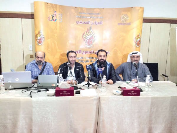 فريق مسرحية مدينة من ثلاث فصول السورية عروة العربي وكفاح الخوص ويوسف المقبل مع الزميل مفرح الشمري﻿