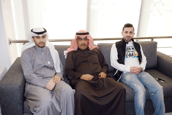 نائب رئيس التحرير الزميل عدنان الراشد ومدير التحرير الزميل محمد الحسيني وناصر العرفج﻿