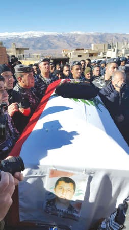 مراسم تشييع الشهيد المؤهل في شعبة المعلومات زاهر عز الدين في بلدته في عرسال الذي سقط على يدداعش محمود الطويل