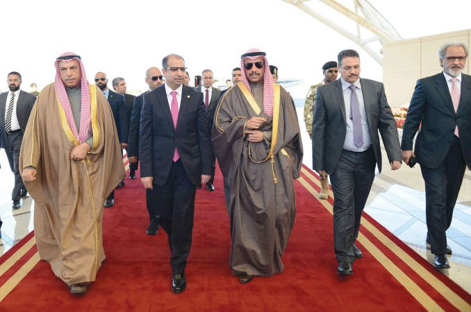رئيس مجلس الامة مرزوق الغانم خلال استقباله رئيس مجلس النواب العراقي د محمد الجبوري ومعه رئيس بعثة الشرف فيصل الشايع﻿