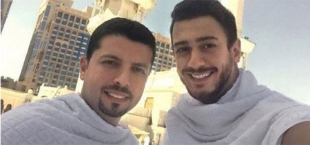 بالصور.. سعد المجرد يؤدي مناسك العمرة