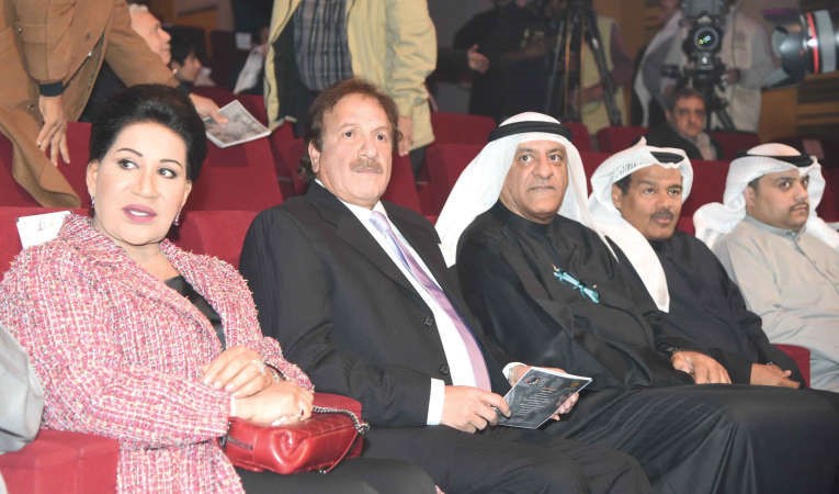 نجوم الكويت في مقدمة الحضور﻿