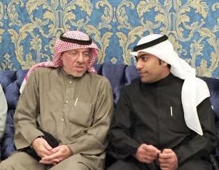بويوسف الشطي متحدثا الى الزميل عبدالله صاهود ﻿