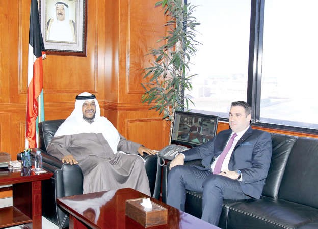 الشيخ احمد المنصور مع السفير البوسني محمد خليلوفيتش