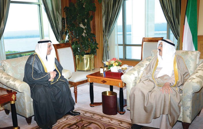 صاحب السمو الامير الشيخ صباح الاحمد مستقبلا يعقوب الصانع﻿