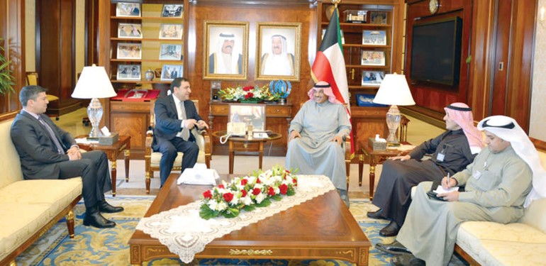 الشيخ صباح الخالد مستقبلا سفير اذربيجان تورال رضاضيف بحضور السفير الشيخ داحمد ناصر المحمد﻿
