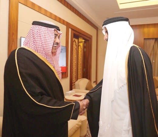 صاحب السمو الشيخ تميم بن حمد مستقبلا الشيخ صباح الخالد 