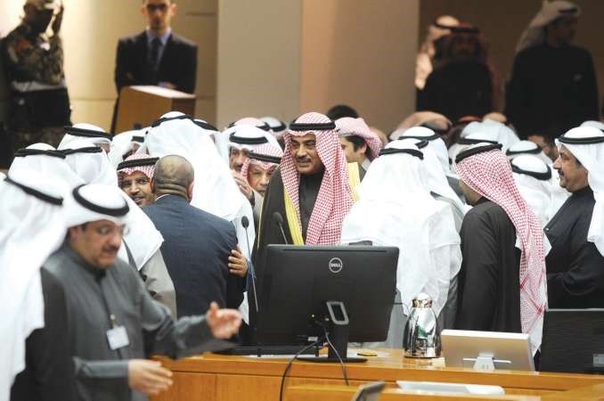الوزراء والنواب يهنئون العبيدي بنيل ثقة المجلس